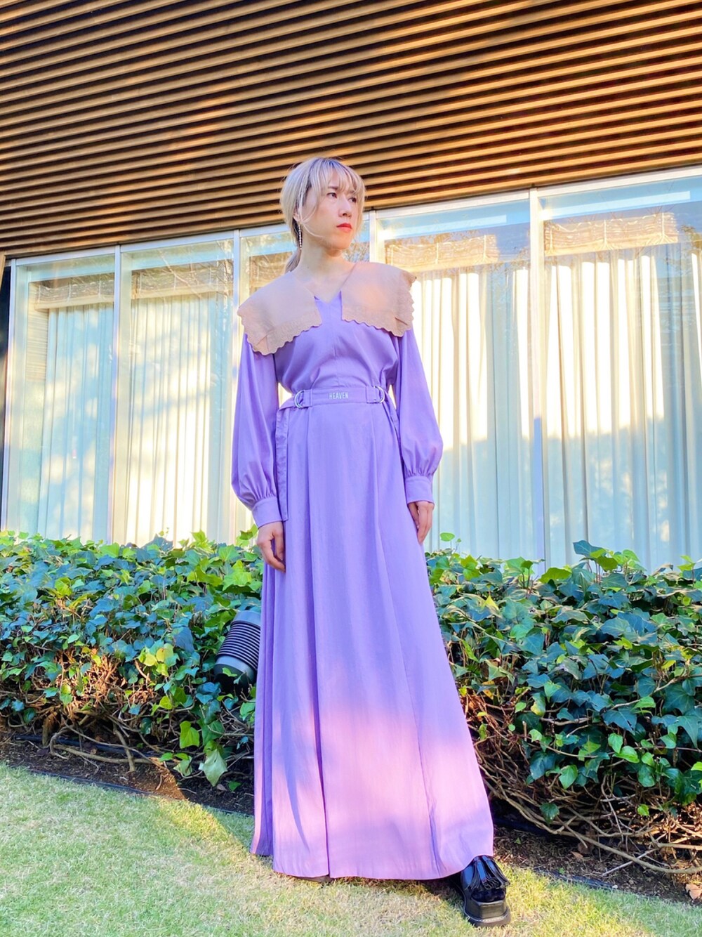 「パーティースタイル、ラベンダー、オケージョン、ロングワンピース、PAMEO POSE、パールアクセ、秋コーデ、ロングドレス」｜「PAMEO POSEのArchangel Gabriel Dress（ワンピース、パープル系）」を使った、PAMEO POSEさん（レディース・164cm）の秋コーディネートの1枚目の写真
