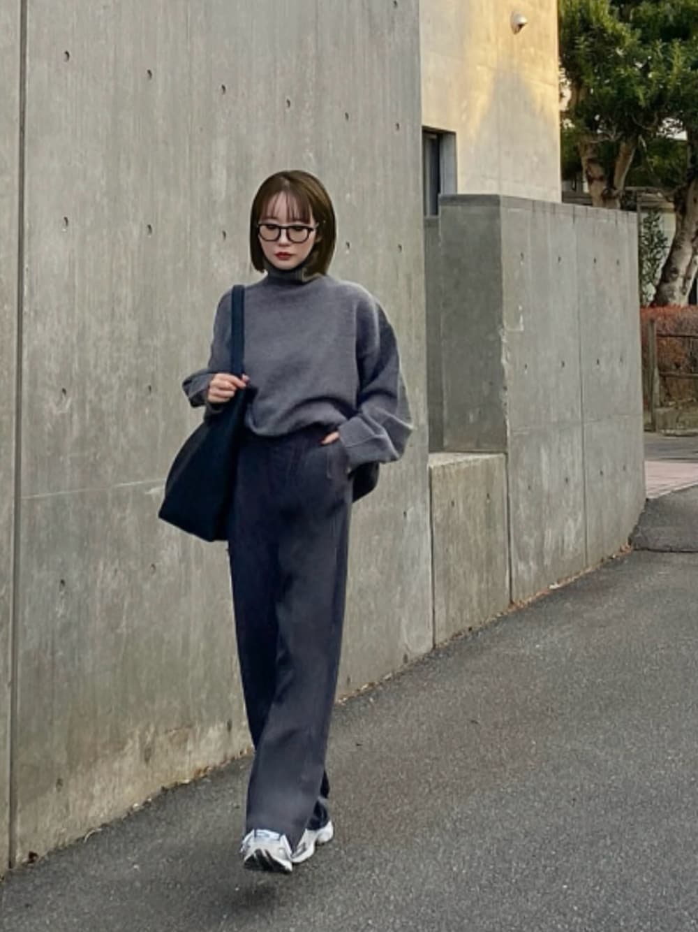 お洒落シンプルニット✨冬春コーデに最適デートにも◎ デートの時のコーデ🧥🤎 求めてた〜って感じのニットOPとカーデ