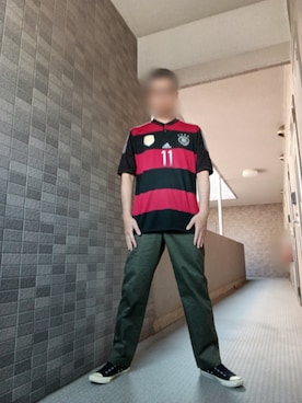 「adidas（アディダス）のアイテム（Tシャツ/カットソー、レッド系）」を使った、jumpei20さん（メンズ・183cm）の春コーディネート