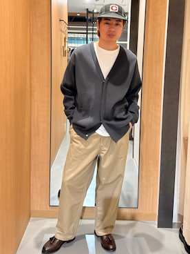 「URBAN RESEARCH DOORS（アーバンリサーチドアーズ）の『UR TECH Renew Knit』Vネックカーディガン（カーディガン/ボレロ、グレー系）」を使った、そうたさん（メンズ・165cm）の春コーディネート