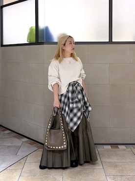 「GALLEST（ギャレスト）のロングスリーブフォルムカットソー【洗える】（Tシャツ/カットソー、ホワイト系）」を使った、yoneさん（レディース）の秋コーディネート