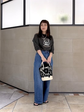 「cloenc（クロエンス）の【Philly chocolateコラボ】キャットプリントロングTシャツ（Tシャツ/カットソー、グレー系）」を使った、yonegallestjpさん（レディース）の春コーディネート