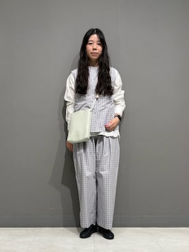 「かぐれ（カグレ）のギンガム2WAYブラウス（シャツ/ブラウス、グレー系）」を使った、うらさん（レディース・161cm）の春コーディネート