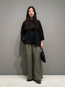「かぐれ（カグレ）のリネンストレートイージーパンツ（その他パンツ、ベージュ系）」を使った、うらさん（レディース・161cm）の夏コーディネート