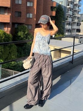 「SLY（スライ）のTEXTURED STRAIGHT PANTS テクスチャ―ドストレートパンツ 夏服 秋服（スラックス、ブラック系）」を使った、miyuさん（レディース・164cm）の夏コーディネート