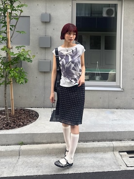 「SLY（スライ）のFLOWER PHOTO CAP S/L T/SH フラワーフォトキャップスリーブTシャツ 夏服 秋服（Tシャツ/カットソー、グレー系）」を使った、miyuさん（レディース・164cm）の夏コーディネート