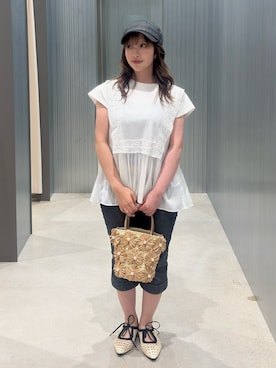 「RODE SKO（ロデスコ）のフラワーモチーフ雑材2WAYバッグ（ショルダーバッグ、ベージュ系）」を使った、azumiさん（レディース・148cm）の夏コーディネート