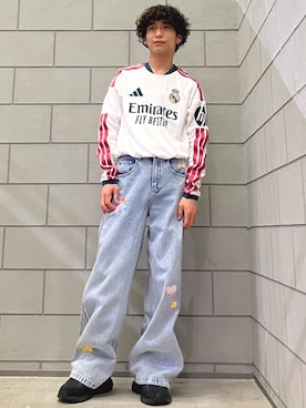 「adidas（アディダス）のレアル・マドリード 26/27 ホーム 長袖ユニフォーム / ロンT / アディダス adidas（Tシャツ/カットソー、ホワイト系）」を使った、OMさん（メンズ・166cm）の秋コーディネート