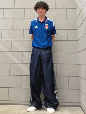 「adidas（アディダス）のComo 1907 26/27 ホームジャージー / アディダス adidas（Tシャツ/カットソー、ブルー系）」を使った、OMさん（メンズ・166cm）の夏コーディネート