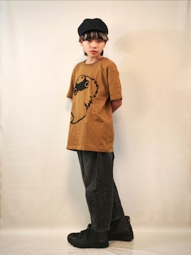 「LOWRYS FARM（ローリーズファーム）のデニムコクーンパンツ　 571652（デニムパンツ、ブラック系）」を使った、唯智さん（キッズ・145cm）の秋コーディネート