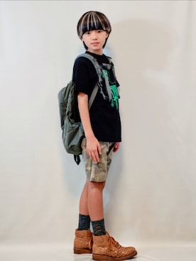 「GREGORY × BEAMS BOY別注 MILITARYコレクションのアイテム（バックパック/リュック、グリーン系）」を使った、唯智さん（キッズ・145cm）の秋コーディネート