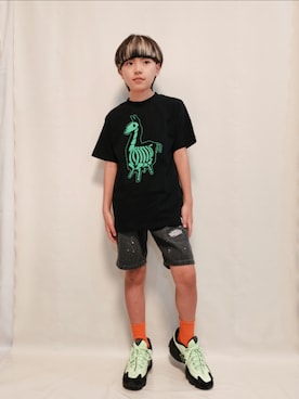 「Fortniteのアイテム（Tシャツ/カットソー、ブラック系）」を使った、唯智さん（キッズ・143cm）の夏コーディネート