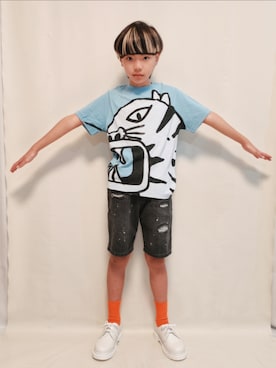 「Desigual（デシグアル）のトラ Tシャツ（Tシャツ/カットソー、ブルー系）」を使った、唯智さん（キッズ・143cm）の夏コーディネート