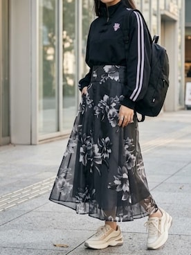 「JUSGLITTY（ジャスグリッティー）のアイテム」を使った、ななさん（レディース・159cm）の秋コーディネート