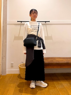 「URBAN RESEARCH Sonny Label（アーバンリサーチサニーレーベル）の『一部WEB限定サイズ』カットフリルナロースカート（スカート、ブラック系）」を使った、もえさん（レディース・159cm）の秋コーディネート