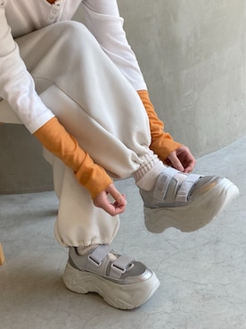 「CONVERSE ALL STAR（コンバースオールスター）のアイテム（サンダル、グレー系）」を使った、CONVERSEさん（レディース・160cm）の夏コーディネート
