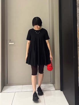 「KBF（ケイビーエフ）のボリュームヘムカットミニワンピース（ワンピース、ブラック系）」を使った、山さん（レディース・164cm）の秋コーディネート