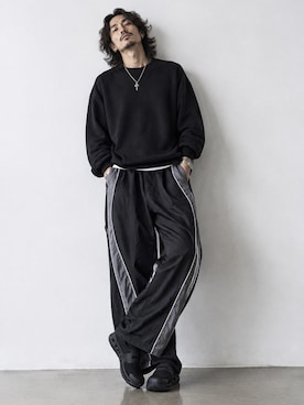 「Healthknit（ヘルスニット）のHealthknit/ヘルスニット Thermal Fleece Crewneck L/S サーマル フリース クルーネック ロンT カジュアル ミニマル ヴィンテージライク メンズ レディース 2026秋冬 秋服 冬服（スウェット、ブラック系）」を使った、tatsukiさん（メンズ・172cm）の秋コーディネート