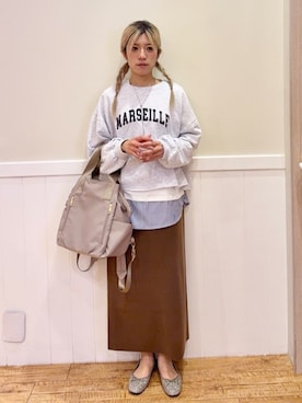 「SHOO・LA・RUE（シューラルー）の【洗濯機可/S-LL】コーデの主役になる ロゴアソート 裏毛スウェット（スウェット、グレー系）」を使った、みりのさん（レディース・161cm）の冬コーディネート