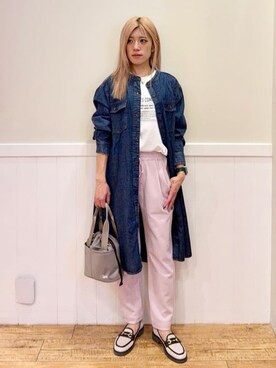 「SHOO・LA・RUE（シューラルー）の【ライトオンスデニム/S-LL】体型カバーにも 首元すっきり ロングデニムシャツワンピース（ワンピース、ブルー系）」を使った、みりのさん（レディース・161cm）の春コーディネート