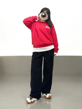 「FOLLOWIN（フォロウィン）の【UNISEX】ウエストゴムコーデュロイワイドパンツ（スラックス、ブラック系）」を使った、もかさん（レディース・159cm）の春コーディネート