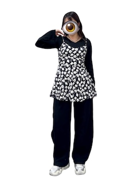 「me+em select（ミームセレクト）の【 裏起毛  】カーブラインサイドタックワイドスウェットパンツ（スウェットパンツ、ブラック系）」を使った、もかさん（レディース・159cm）の春コーディネート