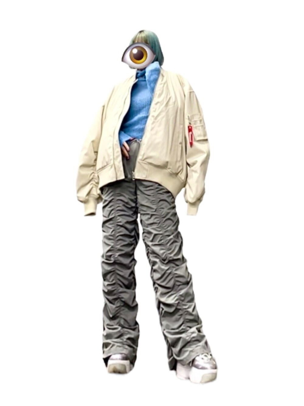 「スニーカー、ストリート、MA-1、ブルー、タートルネック、ootd、シャーリングパンツ、オーバーサイズ、ビッグシルエット、おしゃれさんと繋がりたい、冬コーデ、パンツコーデ、ボリューム袖、厚底シューズ、厚底スニーカー」｜「jouetieのルーズMA-1（MA-1、ホワイト系）」を使った、もかさん（骨格ウェーブ・レディース・158cm）の冬コーディネートの1枚目の写真