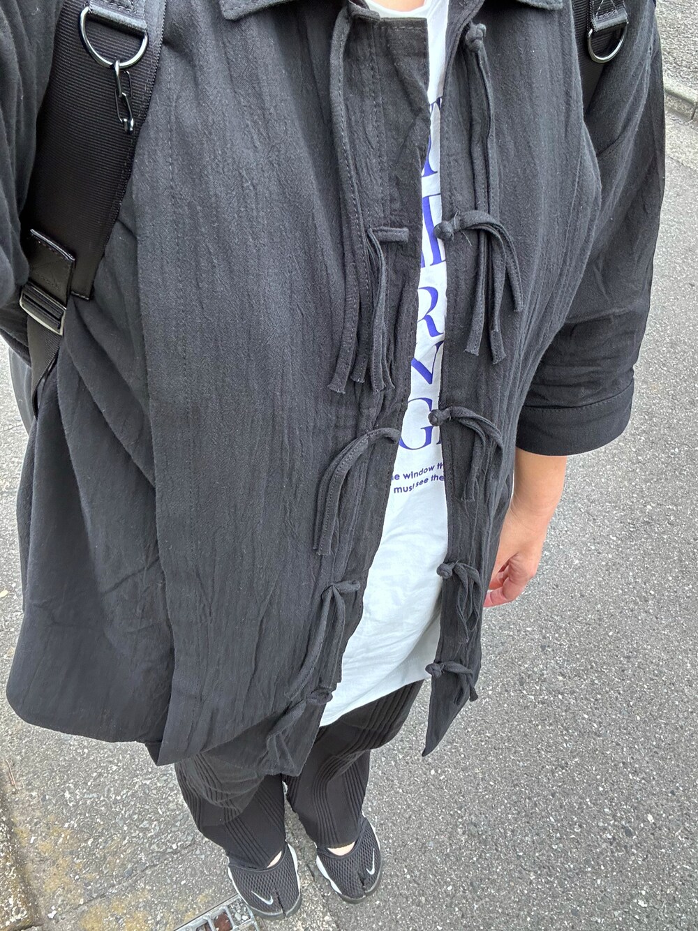 「FreeZoneの7分袖 チャイナボタン中華風シャツ（シャツ/ブラウス、ブラック系）」を使った、stkさん（レディース・159cm）の春コーディネートの1枚目の写真