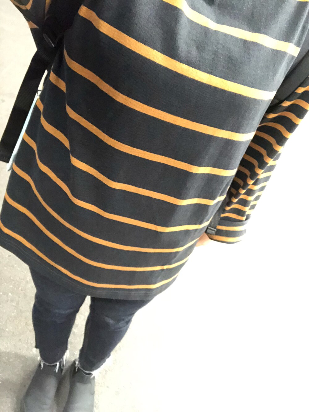 「niko and...の太番手ボーダープルオーバー（Tシャツ/カットソー、グレー系）」を使った、stkさん（レディース・159cm）の秋コーディネートの1枚目の写真