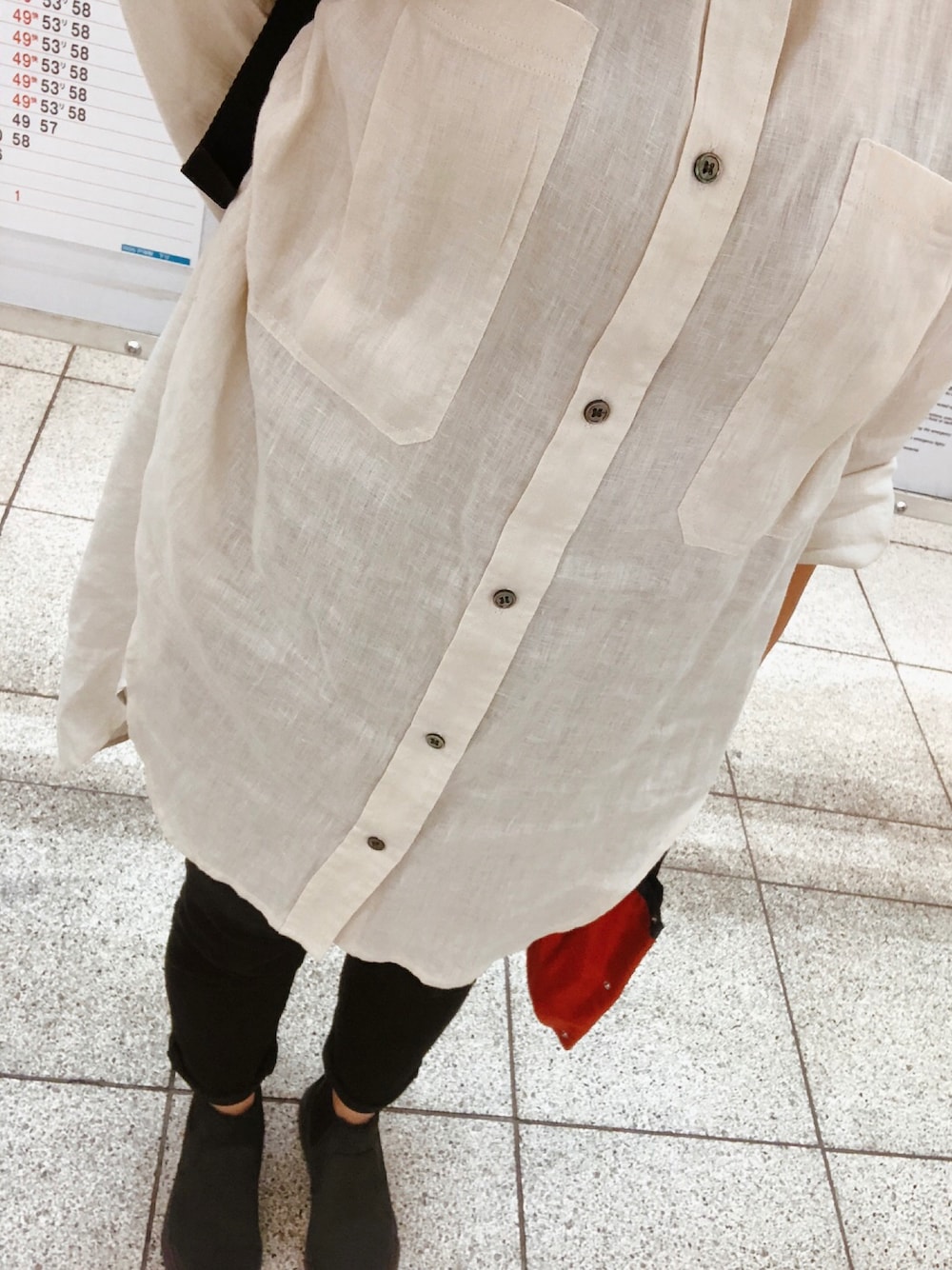 「JOINT WORKSのJW リネン100オーバーサイズロングシャツ◆（シャツ/ブラウス、ベージュ系）」を使った、stkさん（レディース・159cm）の秋コーディネートの1枚目の写真
