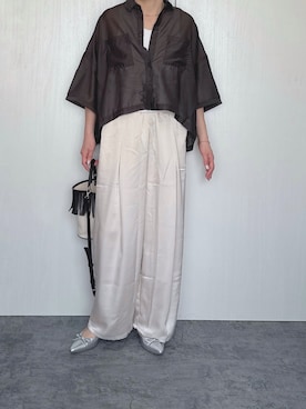 「Aunely（オーネリー）のアイテム（シャツ/ブラウス、ブラック系）」を使った、Chisato  さん（レディース・158cm）の春コーディネート
