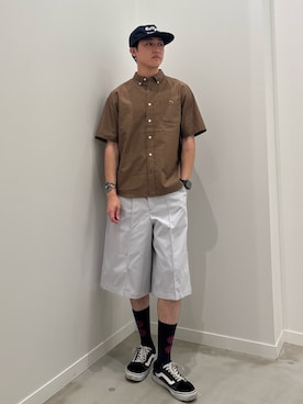 「GLOSTER（グロスター）の【旬シルエット】ワンタックCHINOワイドショーツ（その他パンツ、グレー系）」を使った、クロリュウさん（メンズ・171cm）の夏コーディネート