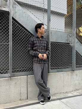 「GEVACO（ゲバコ）のアイテム（スラックス）」を使った、クロリュウさん（メンズ・171cm）の秋コーディネート