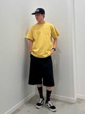 「GEVACO（ゲバコ）の【GEVACO/ゲバコ】ベーシックオープンエンド天竺ポケット刺繍Tシャツ（Tシャツ/カットソー、イエロー系）」を使った、クロリュウさん（メンズ・171cm）の夏コーディネート