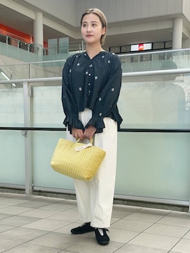 「URBAN RESEARCH DOORS（アーバンリサーチドアーズ）のラメ刺繍ブラウス（シャツ/ブラウス）」を使った、LILIさん（レディース・157cm）の秋コーディネート