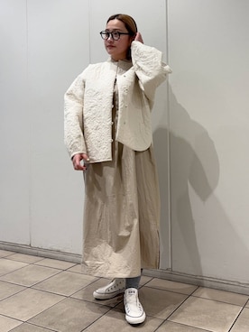「アイテム（ダウンジャケット/コート、ホワイト系）」を使った、LILIさん（レディース・157cm）の春コーディネート