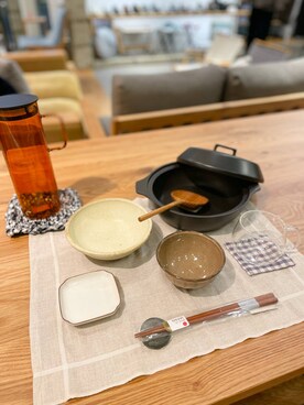 「アイテム（グラス/マグカップ/タンブラー）」を使った、LILIさん（レディース・157cm）の秋コーディネート