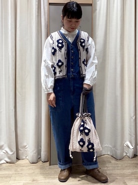 「刺繍」｜「アイテム（サロペット/オーバーオール）」を使った、takita.さん（レディース・165cm）の冬コーディネート