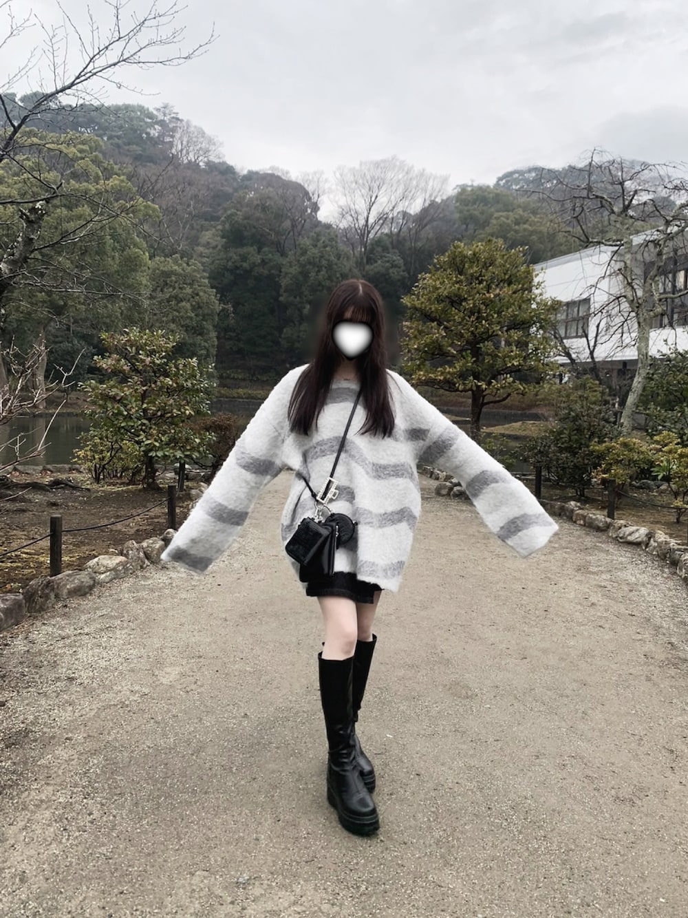 トップスを使った「シズニルック」の人気ファッション