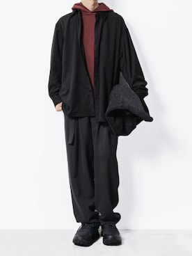 「レッド」｜「アイテム（スラックス）」を使った、AT_MMさん（メンズ・173cm）の秋コーディネート