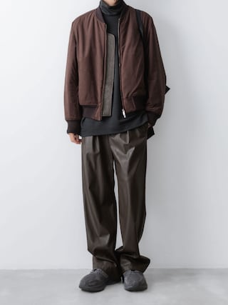 VEIN （ヴェイン）の「シンセティックレザー 1タック トラウザーズ