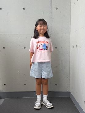 「NEW BALANCE（ニューバランス）の230 Hook and Loop（スニーカー、シルバー系）」を使った、ioooさん（キッズ・120cm）の秋コーディネート
