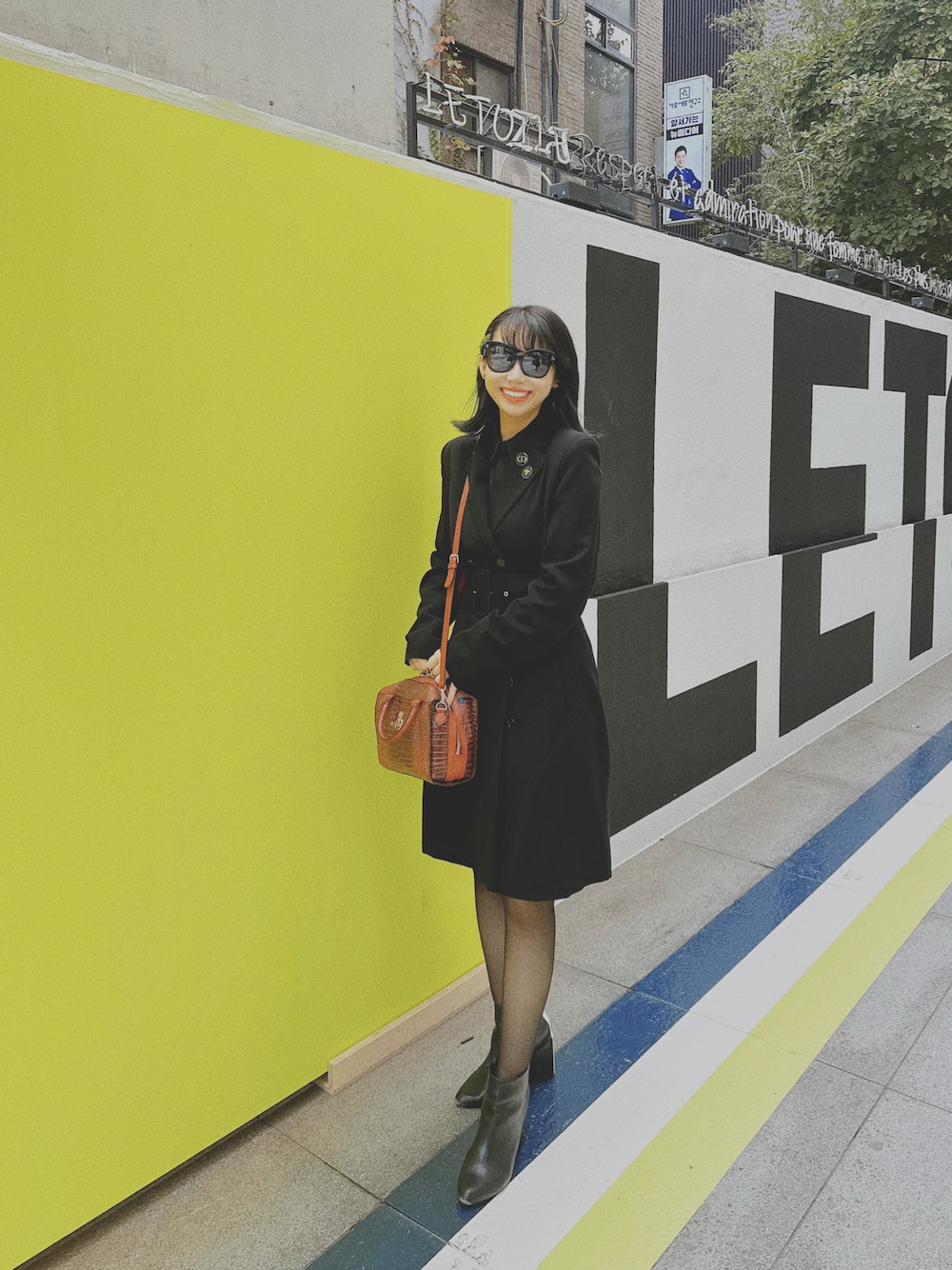 Diorのブローチ/コサージュを使った人気ファッション