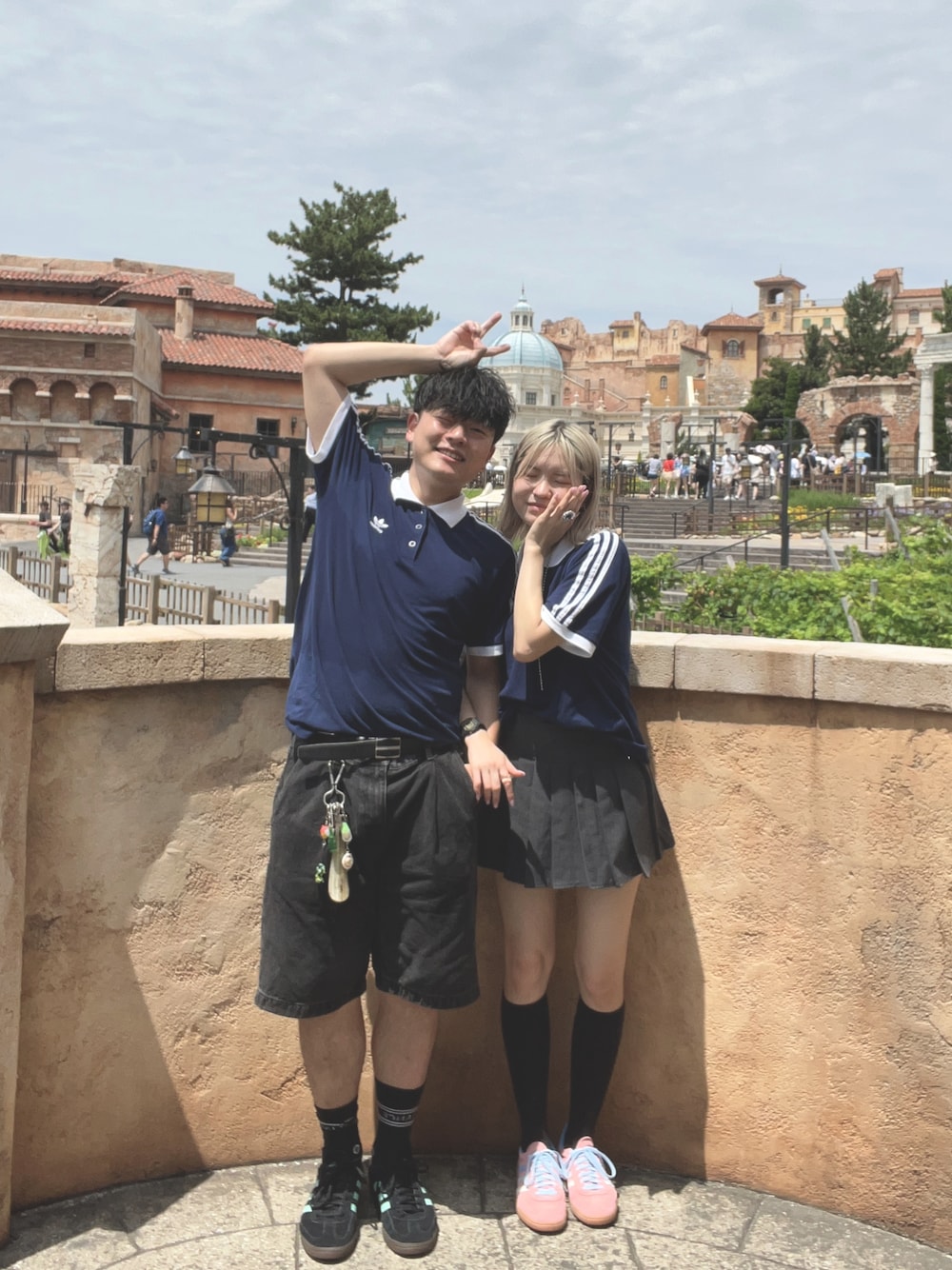 「きれいめカジュアル、夏コーデ、adidas、adidas originals、カジュアルコーデ、休日スタイル、シンプルスタイル、今日のコーデ、ワイドパンツ、ショートパンツ、大人カジュアル、韓国ファッション、ディズニーコーデ、カップルコーデ、おそろいコーデ」｜「adidasのアディカラー クラシックス スリーストライプス ポロシャツ / アディダスオリジナルス adidas Originals（ポロシャツ、ブルー系）」を使った、ぎょ🐠🐟🐡さん（メンズ・172cm）の夏コーディネートの1枚目の写真