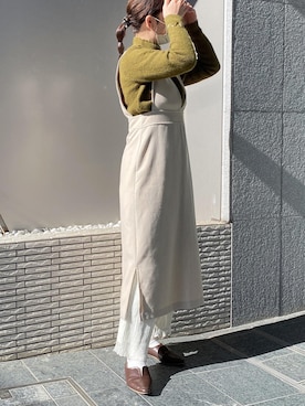 「アイテム（ジャンパースカート、ベージュ系）」を使った、tomokaさん（レディース・157cm）の冬コーディネート