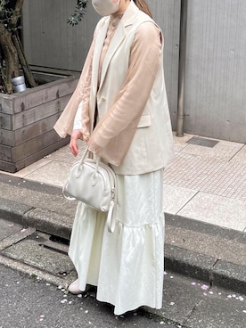 「LAUIR（ラウアー）のアイテム（シャツ/ブラウス）」を使った、tomokaさん（レディース・157cm）の春コーディネート