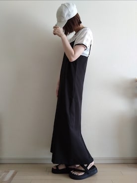 「ブラック×ホワイト」｜「アイテム（帽子）」を使った、kazaneさん（レディース・166cm）の夏コーディネート