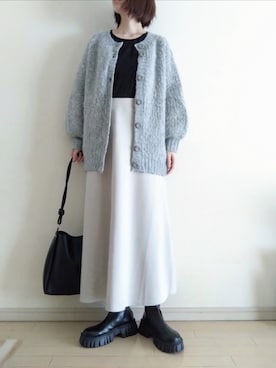 「H&M（エイチ・アンド・エム）のアイテム（Tシャツ/カットソー）」を使った、kazaneさん（レディース・165cm）の冬コーディネート