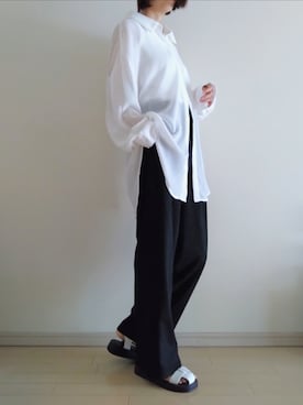 「ブラック×ホワイト」｜「アイテム（スラックス）」を使った、kazaneさん（レディース・165cm）の夏コーディネート