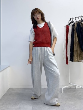 「アイテム（ベスト、レッド系）」を使った、よここさん（レディース・168cm）の夏コーディネート